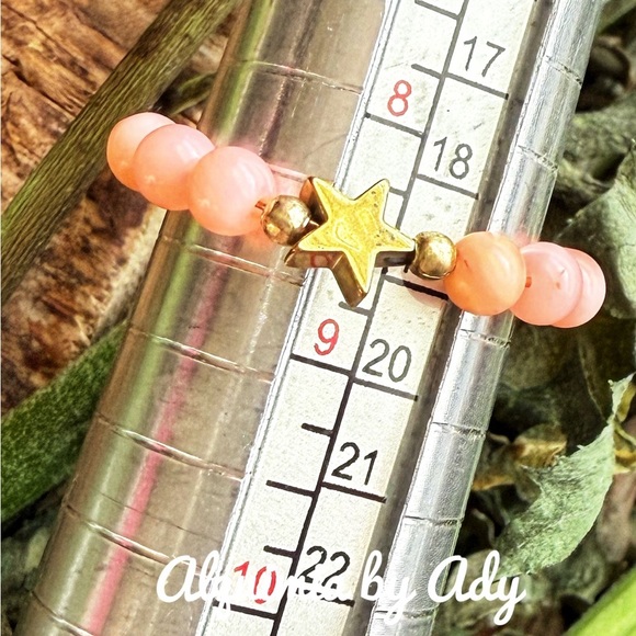 Band Ring with gold and pink coral - Picture 1 of 2